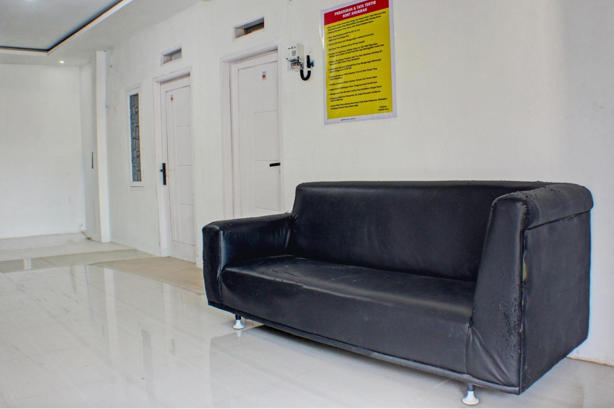 Oyo Life 93138 Anugrah Kost Syariah Hotel Bandar Lampung Exterior photo